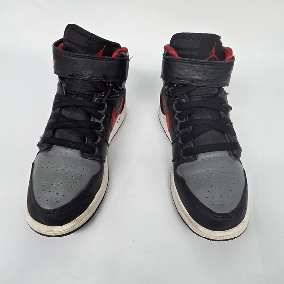 Nike Air Jordan 1 Mid FlyEase GS Black Red Grey Youth 5Y / Women's 6.5 Shoes - Picture 4 of 9